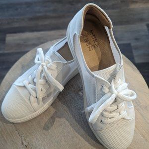 Naturalizer Mesh Sneakers - Tanner - size 9